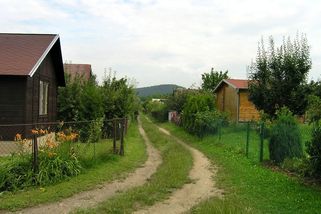 Pražské zahrádkářské kolonie mizí. Místo rajčat a jabloní na jejich místě často vyrůstají nové byty - Médium.cz